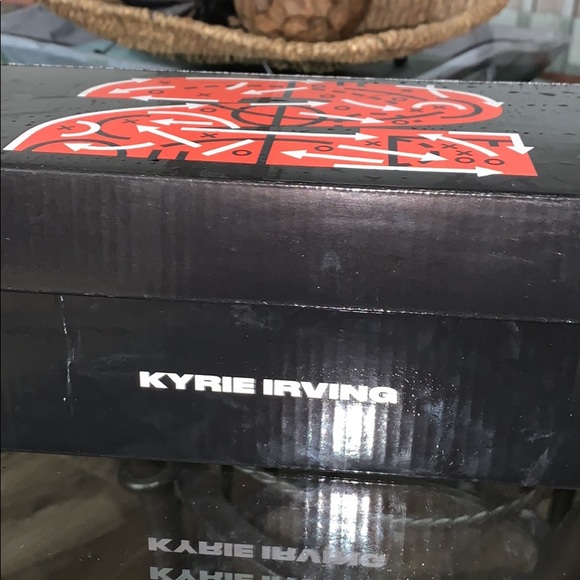 kyrie irving baby shoes